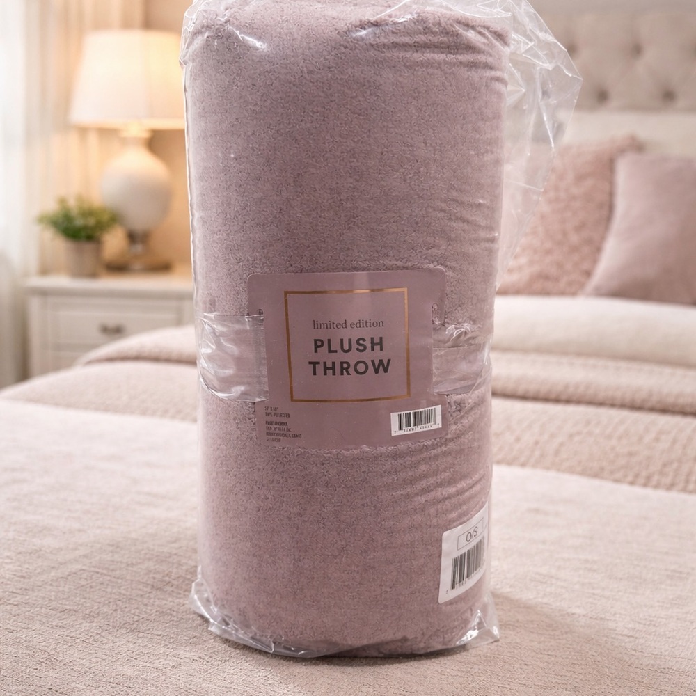 ULTA Beauty Plush Throw Blanket - Limited Edition